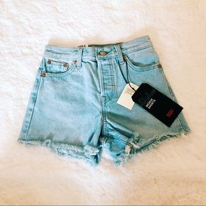 NWT Levi’s High Rise Denim Shorts